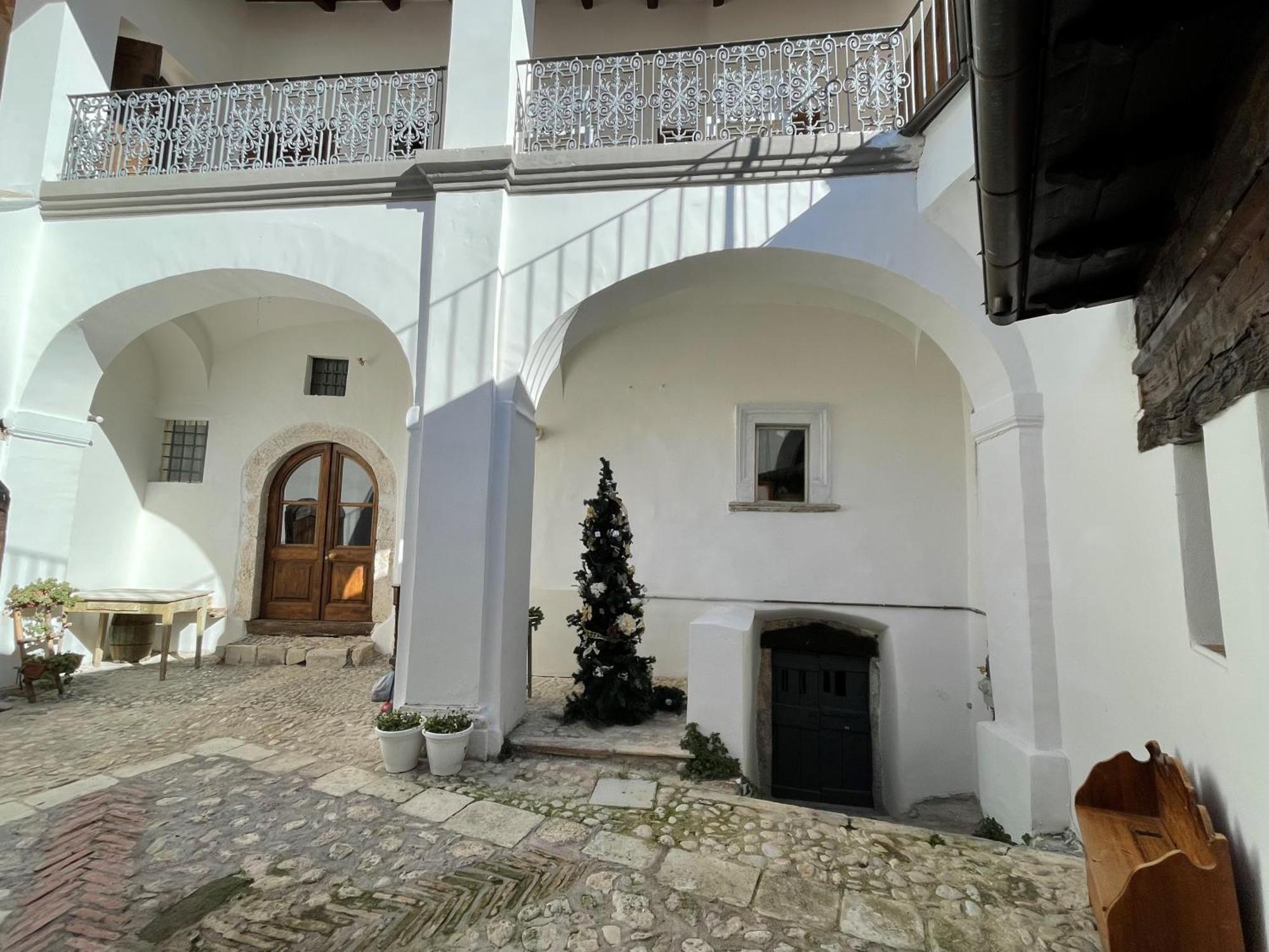 Piazzetta Del Forno Appartamento Assergi Exterior photo
