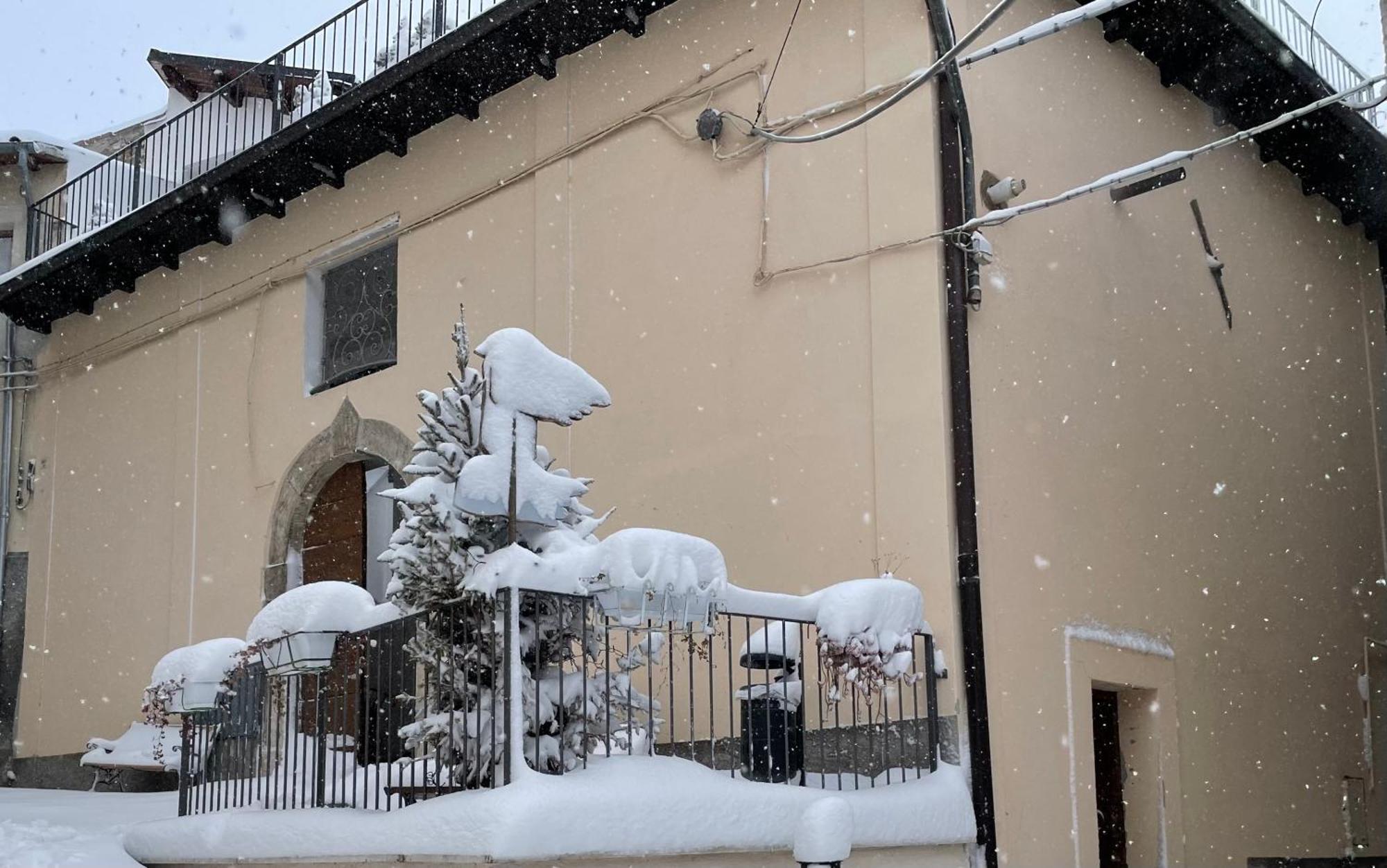 Piazzetta Del Forno Appartamento Assergi Exterior photo